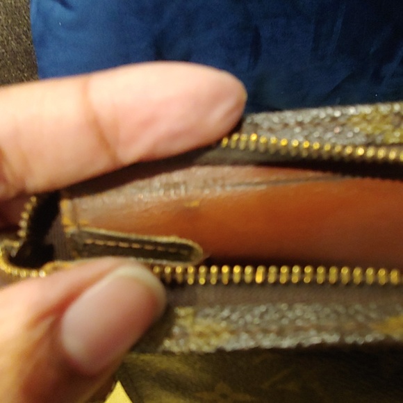 Louis Vuitton Toiletry 26 - Picture 8 of 8